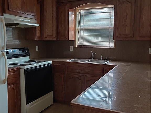 3rd image of 3012 E Diamondhead Ave