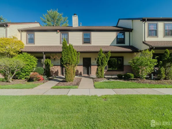 103 Aspen Dr, North Brunswick, NJ 08902