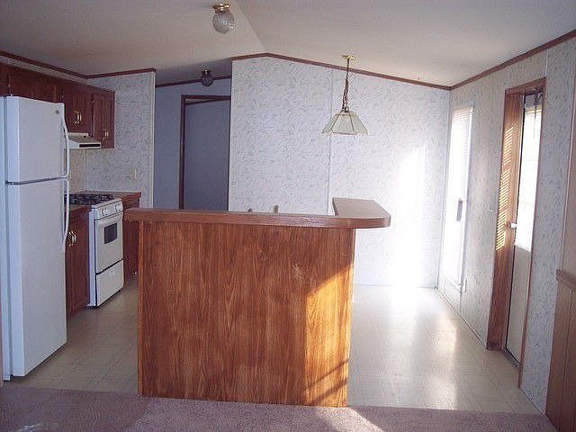 2nd image of 9 Aspen Dr