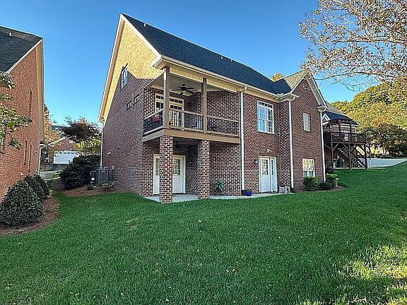 5th image of 1060 Kensford Dr
