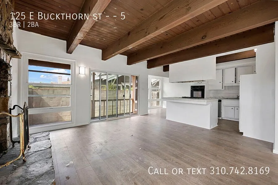 Building Photo - 125 E Buckthorn St #5