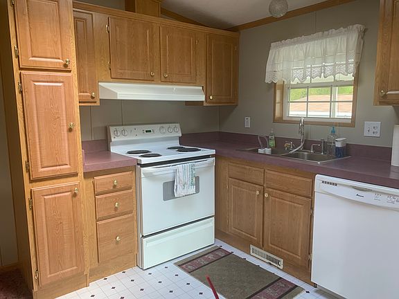 Plenty of kitchen storage