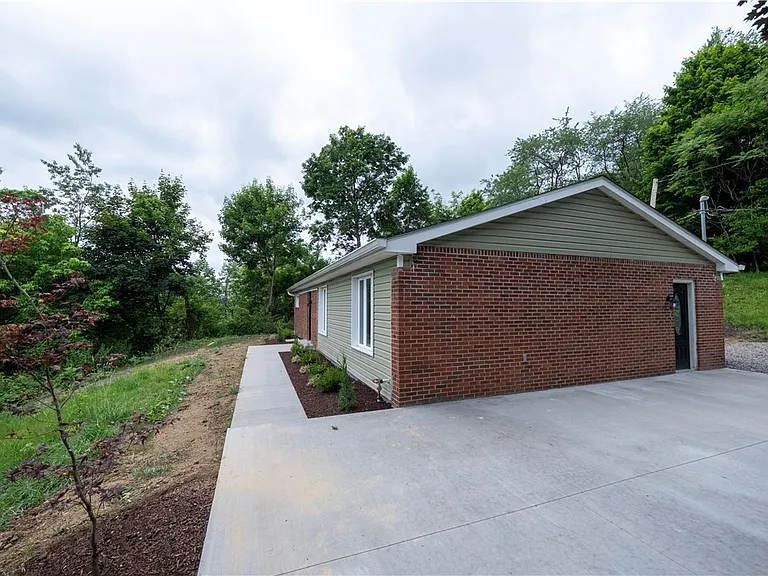 1165 Kings Ln — Photo 27