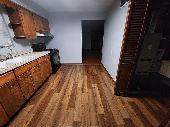 2nd image of 457 Greenbay Ave #1