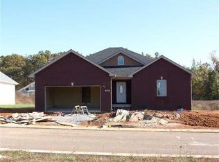 204 Noah Ct, Vine Grove, KY 40175
