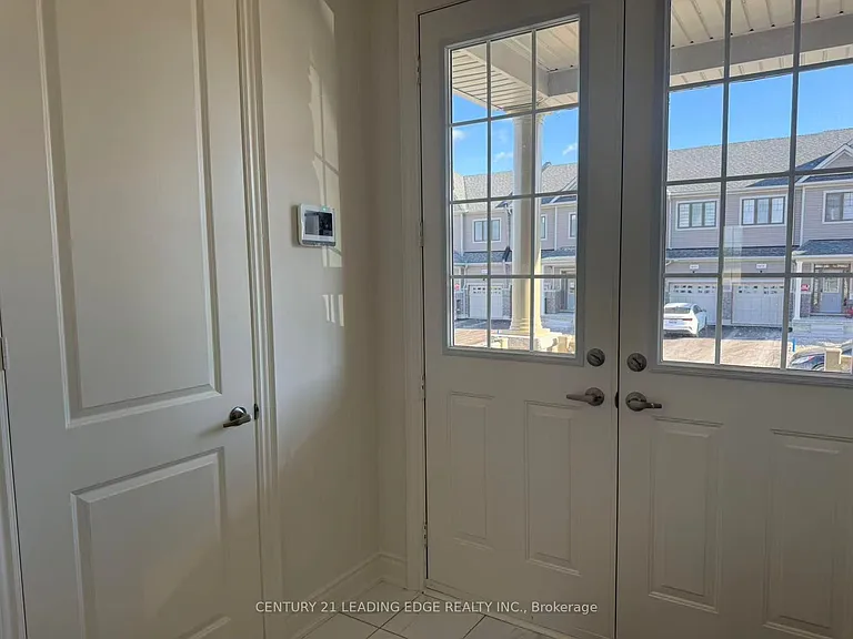 1466 Wheatcroft Dr — Photo 3