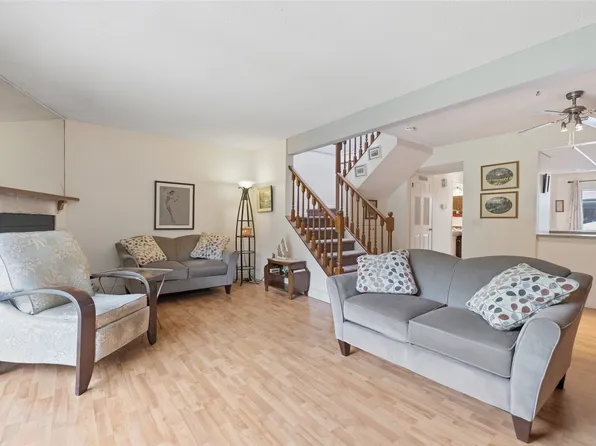 1050 Springfield Rd Unit 115, Kelowna, BC V1Y 8J7