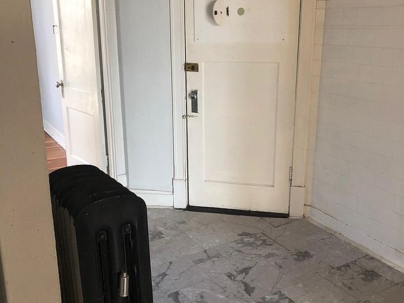 2nd image of 1811 Allen Ave APT 2W