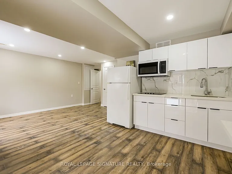 96 Highgate Dr #LOWER LEVEL B — Photo 12