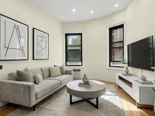 160 E 91st St APT 8A, New York, NY 10128