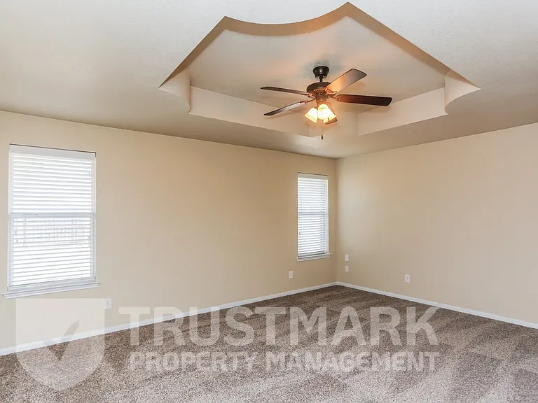 401 W Libra Dr — Photo 13