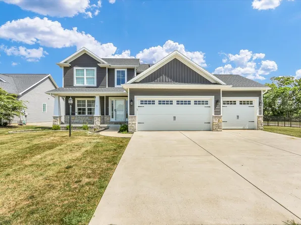 1312 Stonecrest Dr, Mahomet, IL 61853