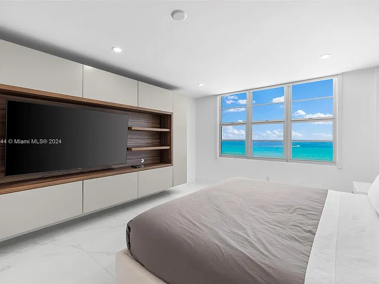 5151 Collins Ave #1527 — Photo 38
