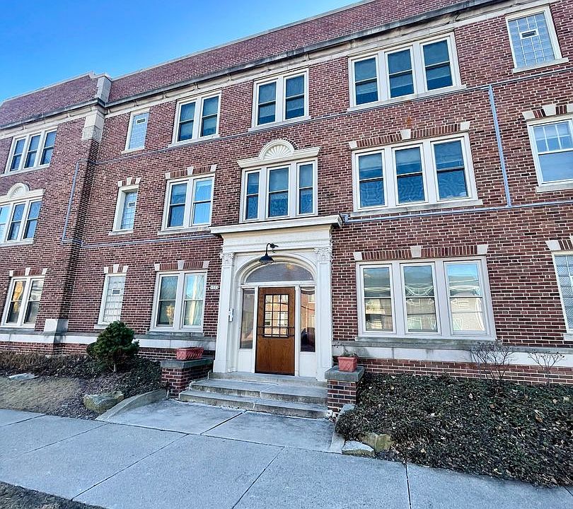 1st image of 1725 E Park Pl #2
