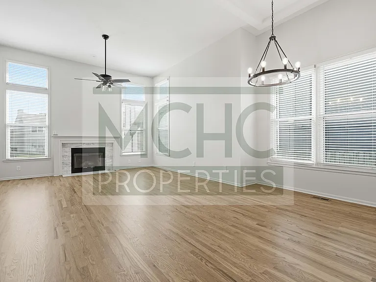 15239 Goodman St — Photo 5