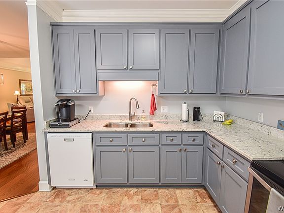 3rd image of 2016 Foxwood Ln