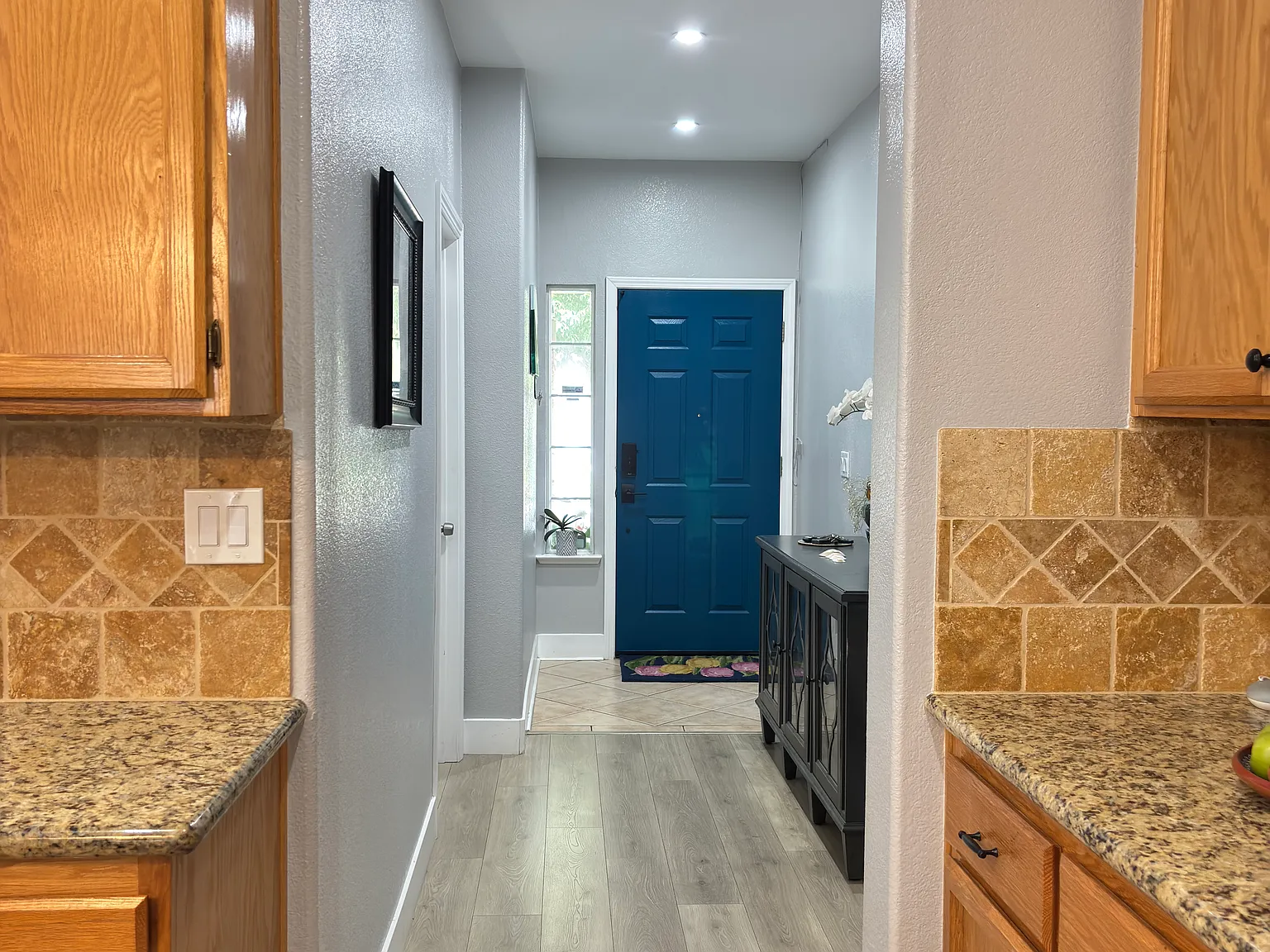 5 bed, 1715 sqft, $3,358 — Photo 4