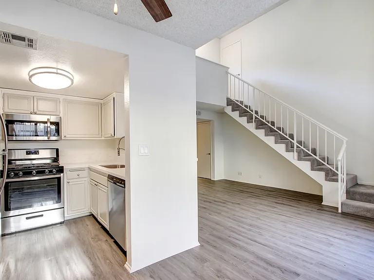 11325 Morrison St — Photo 75