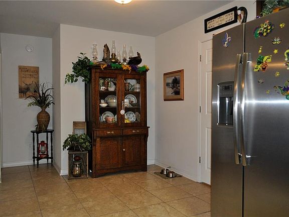 4th image of 800 Ingraham Pl