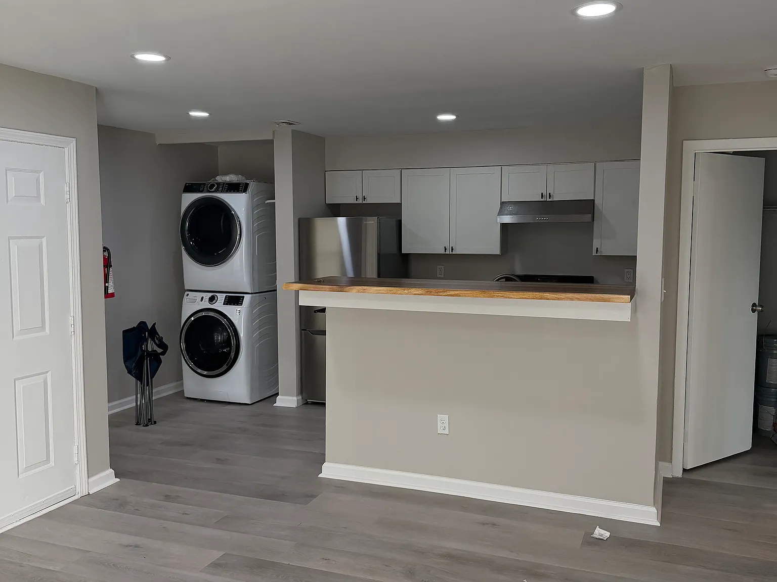 700 N Franklin Blvd — Photo 3