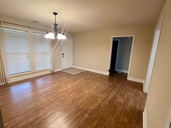 3rd image of 4614 Brighton Ct