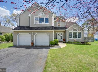 1076 Whispering Oak Ln, Manahawkin, NJ 08050