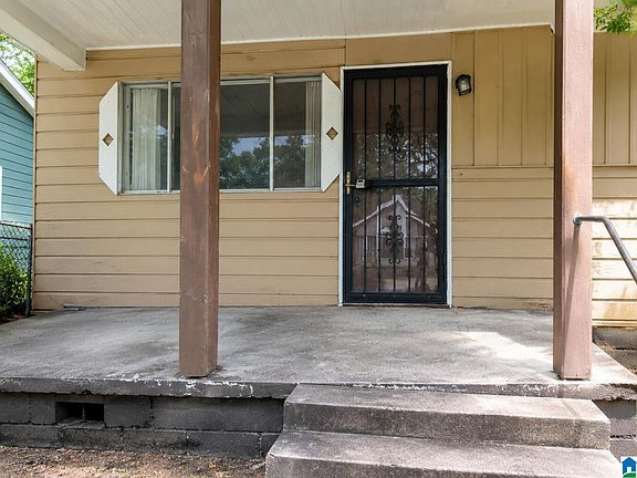 2nd image of 2425 Lawn Ave SW