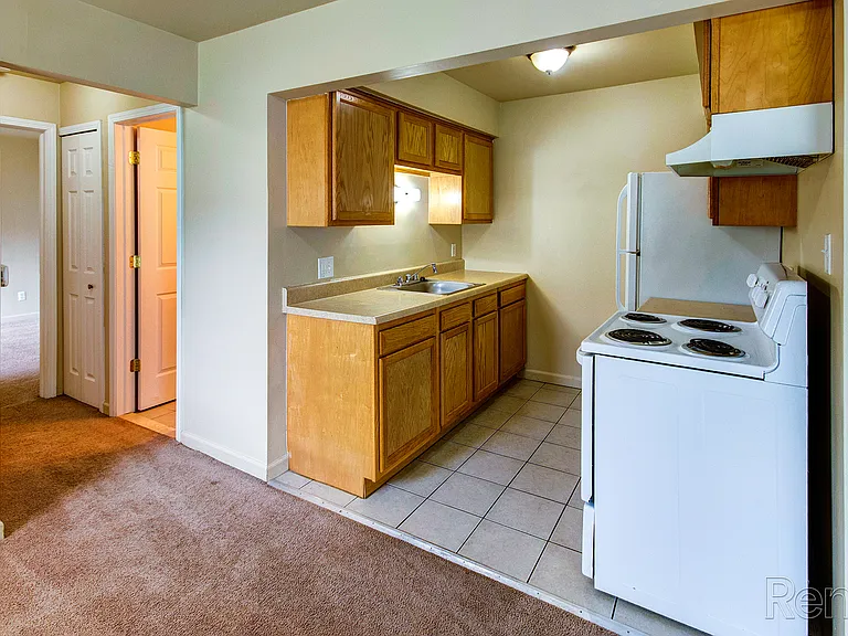 Pleasantview Manor Apartments — Photo 21
