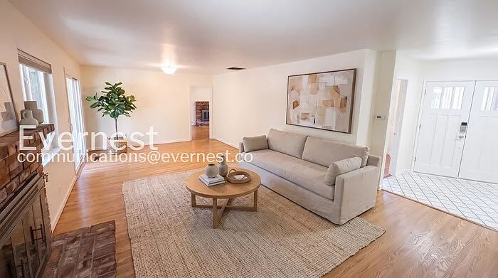 4335 Miranda Ave — Photo 7
