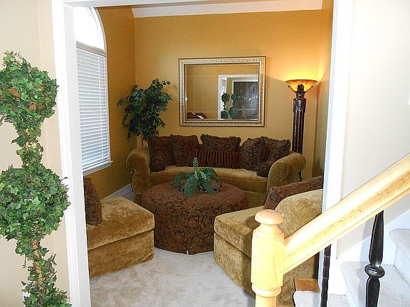 3rd image of 110 Willow Oak Ct