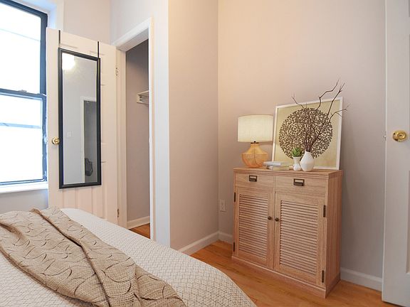 3rd image of 611 W 135th St APT 35