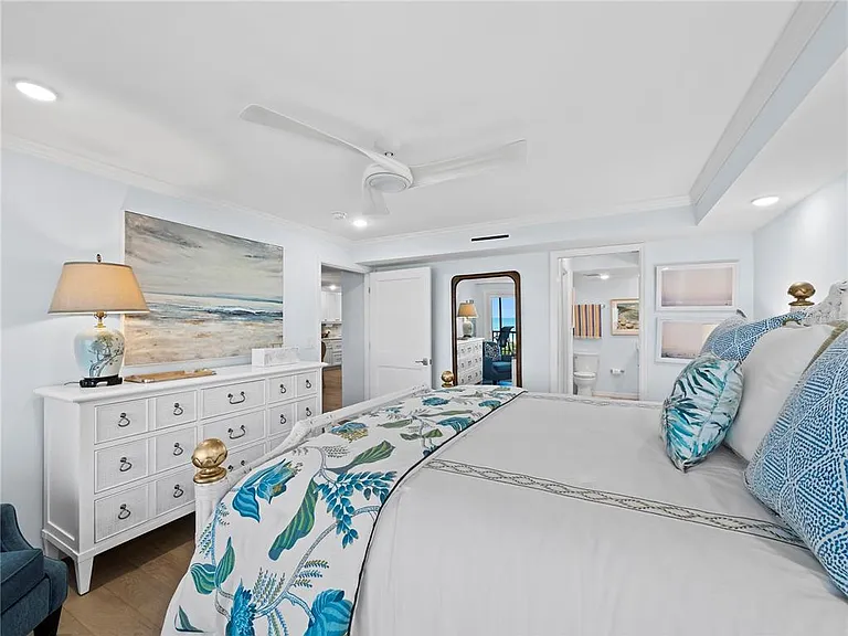420 Beach Rd #502 — Photo 16