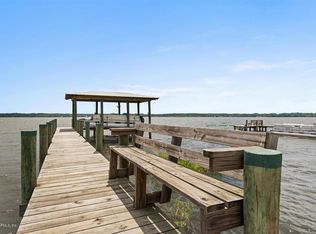 207 Beach Dr, Florahome, FL 32140