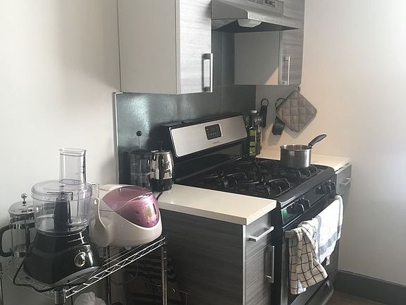 2nd image of 1198 Carroll St APT 10