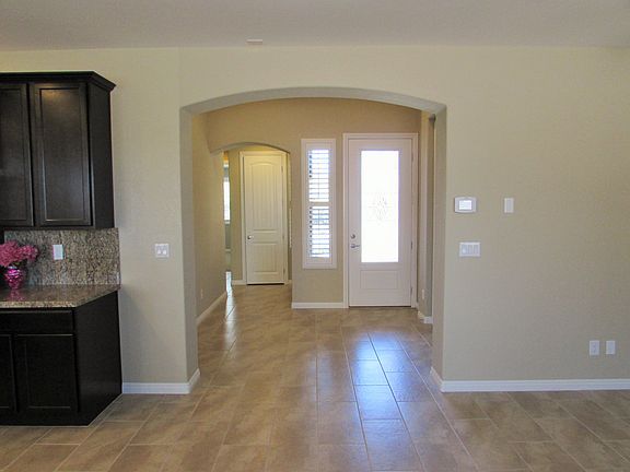 5th image of 811 Flowing Meadow Dr