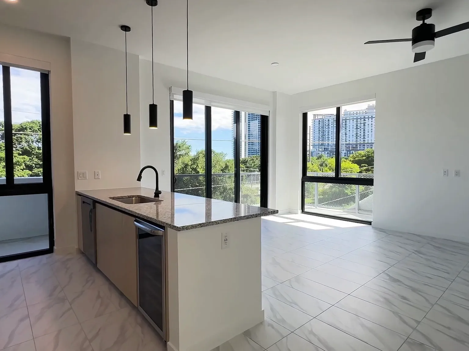 2 bed, 1100 sqft, $3,102 — Photo 1
