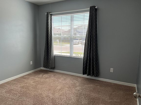 5th image of 905 Waterville Dr