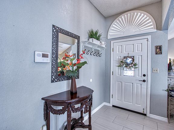 4th image of 765 Villa Flores Dr