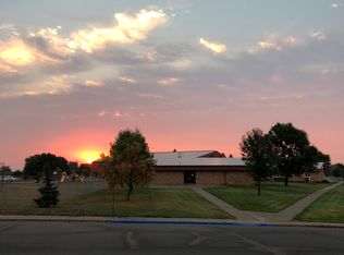 668 8th Ave SW, Dickinson, ND 58601