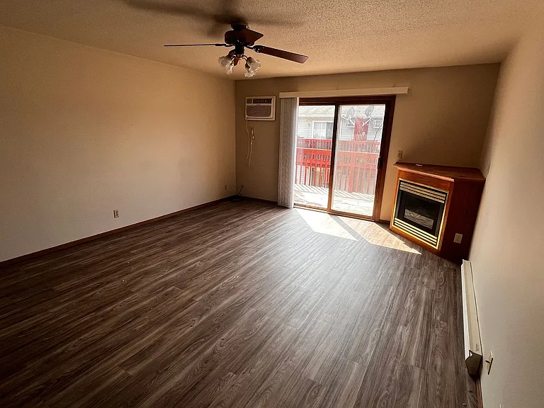 4716 Kappus Dr — Photo 4