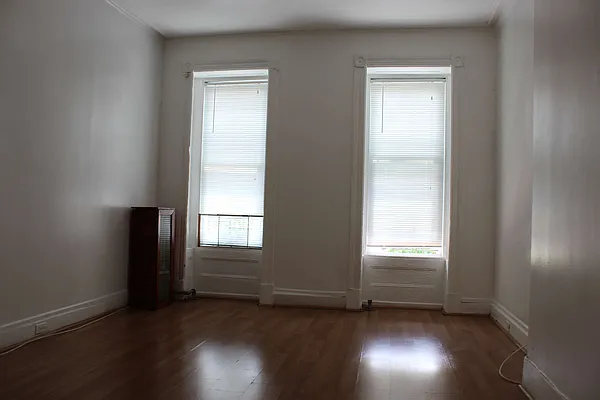 Rented by Premier Metro Realty Corp | media 18