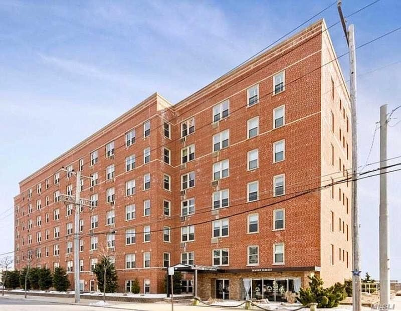 1st image of 560 W Broadway APT 3F