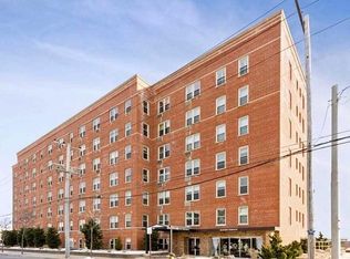 560 W Broadway APT 3F, Long Beach, NY 11561