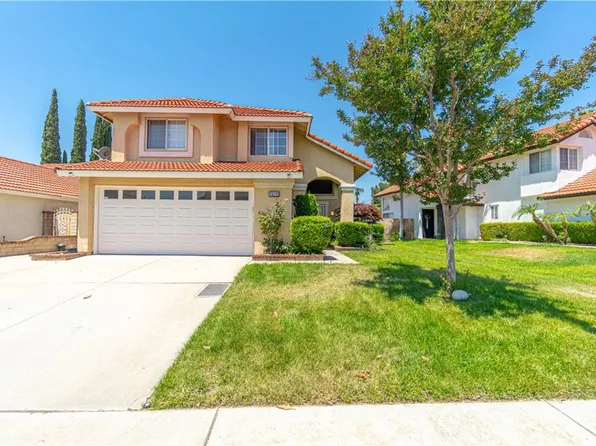 7572 Honeysuckle St, Fontana, CA 92336