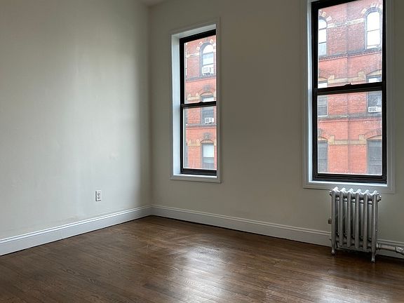 4th image of 213 E 4th St #15B