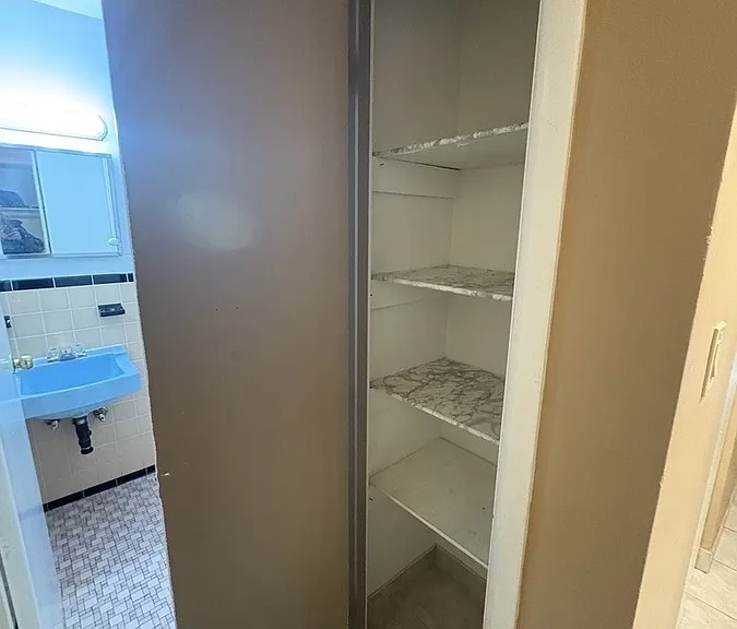 7555 Wyandotte St E #301 — Photo 12