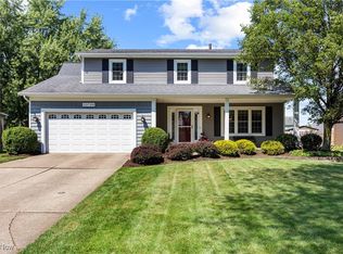 23730 Sawmill Bnd, Olmsted Falls, OH 44138