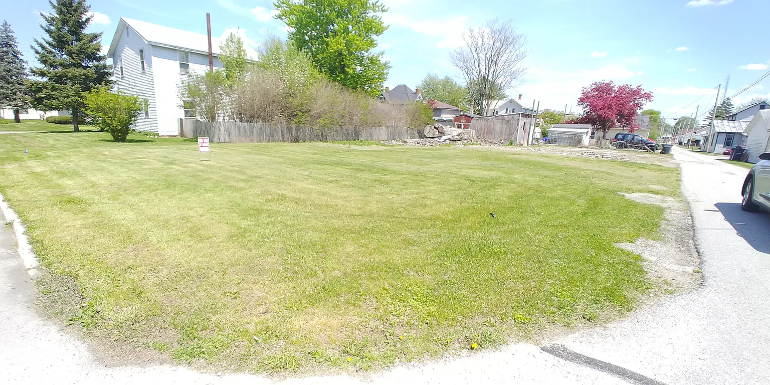 122 Central Ave photo 1