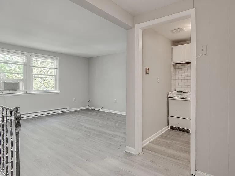 704 Motter Ave #2 — Photo 8