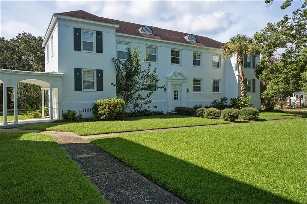 1 bed, 1.0 bath, 792 sqft, $1,100 — Photo 1